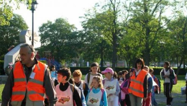 Immagine: Piedibus, bicibus, carpooling per i percorsi casa-scuola. A breve a Bari il bando per la co-progettazione del servizi nel progetto MUVT