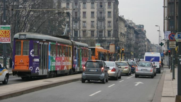 Immagine: Milano, smog: da lunedì 10 revoca blocco dei veicoli diesel euro 4