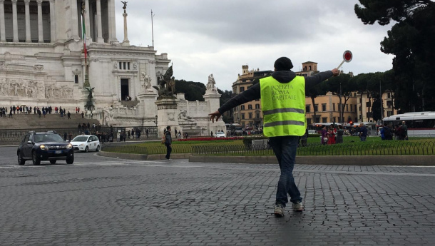 Immagine: Roma, il 13 gennaio torna la domenica ecologica. Divieto totale della circolazione, bloccati anche i diesel Euro 6