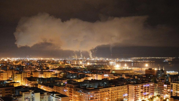 Immagine: Ex Ilva, le prime 600 firme dell'esposto contro le emissioni nocive: 'La nostra pazienza è terminata'