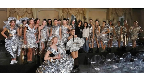 Immagine: Alluminio e alta moda: grande successo per il progetto d’arte Napoli Eden