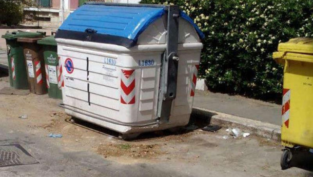 Immagine: Bari, al via la geolocalizzazione di 12 mila cassonetti per migliorare la raccolta rifiuti