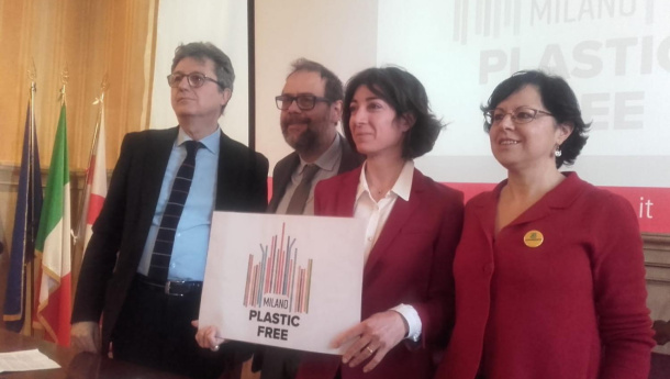 Immagine: Comune di Milano e Amsa lanciano la campagna 'plastic free' per cominciare a dire addio alla monouso
