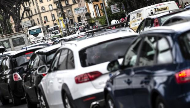 Immagine: Smog, blocco dei diesel in tutta la Pianura Padana: Piemonte, Lombardia, Veneto ed Emilia