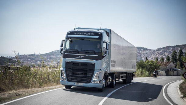 Immagine: Clima, UE: introdotti nuovi limiti alle emissioni di CO2 dei camion