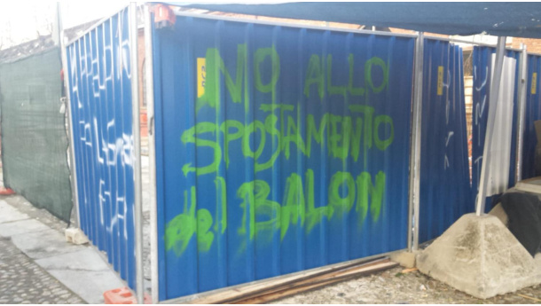 Immagine: Comitato Oltredora: i residenti di Borgo Dora chiedono la sospensione della delibera di spostamento del Balôn del Libero Scambio