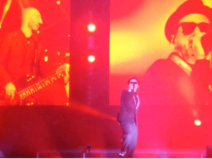 I Subsonica scommettono sulla sostenibilità del palco ma il vero problema è la monnezza