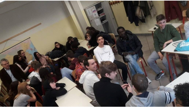 Immagine: Gli “Ecomori” che salvano il cibo si raccontano al liceo linguistico Manzoni di Milano