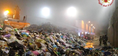 Roma, rifiuti: incendio nel Tmb di Rocca Cencia. In fiamme un capannone di 2mila mq