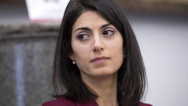 Immagine: Rifiuti di Roma, Virginia Raggi: 'Acceleriamo su divieto alle plastiche monouso'