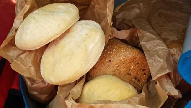 Immagine: Food Pride, a Torino la lotta agli sprechi alimentari passa dal pane. Ogni settimana recuperati 300 kg | VIDEO