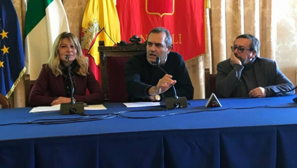 Immagine: Napoli, Lungomare Plastic Free: ' Se la sperimentazione funziona plastica usa e getta vietata in tutta la città'