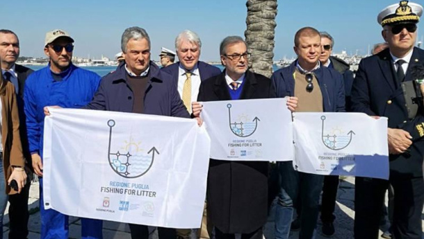 Immagine: ‘Fishing for litter’, in 6 mesi pescate quasi 3 tonnellate di rifiuti tra le Isole Tremiti e Molfetta