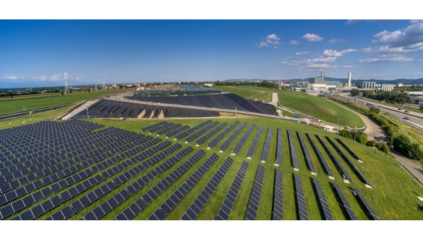 Immagine: Barricalla, l’impianto-modello per i rifiuti speciali chiude con un utile milionario e installa un nuovo parco fotovoltaico da 1,7 megawatt