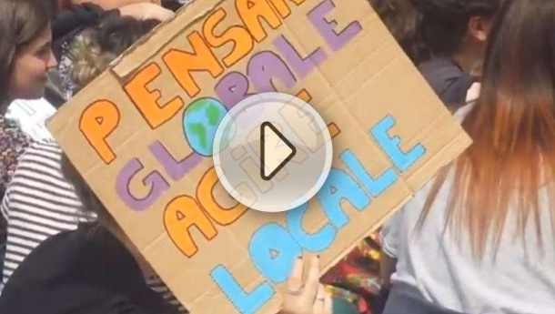 Immagine: Voci, suoni e colori dal FridayForFuture (ignorato dai grandi media) | VIDEO