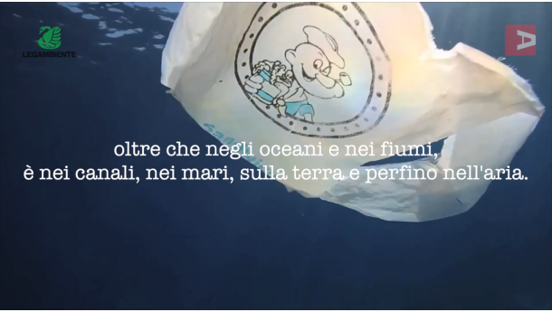 Immagine: Legambiente e Plastic Soup Foundation presentano  l’Atlante mondiale della zuppa di plastica