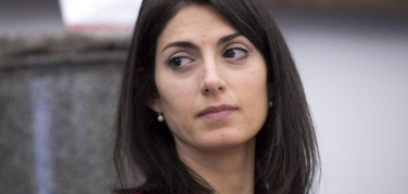 Roma, rifiuti: già a rischio il nuovo cda di Ama. La Raggi pronta a cambiare ancora ma lei smentisce