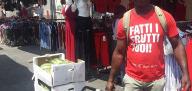 Torino, la Municipale sequestra 215 kg di frutta e verdura per poi donarli al progetto RePoPP che a Porta Palazzo combatte gli sprechi alimentari