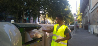 Torino: Ecomori e Sentinelle dei Rifiuti a presidio delle 29 nuove ecoisole posizionate da Amiat a Mirafiori