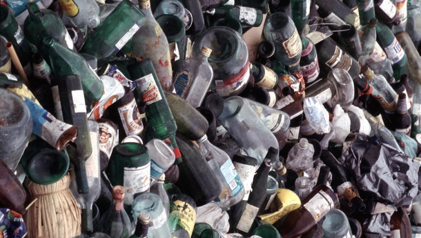Immagine: Da Coreve le cinque regole per riciclare bene il vetro, anche in vacanza!