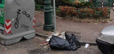 Addio sacco nero. Napoli introduce il divieto di vendita e utilizzo di sacchi neri opachi per il conferimento dei rifiuti