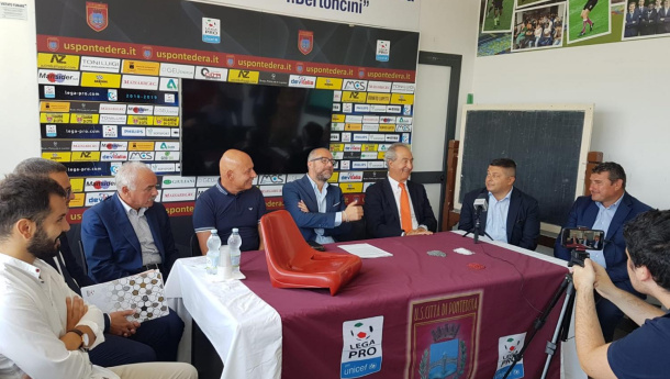 Immagine: Stadi più ecologici: sbarcano a Pontedera (PI) i primi seggiolini al mondo in plastica riciclata