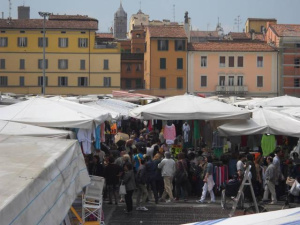 Bologna, arriva la raccolta differenziata alla Piazzola