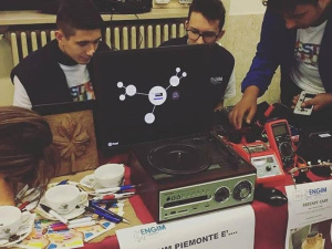 Artigianelli Digitali, il riuso e l’economia circolare alla portata di tutti. A Torino prende forma il Restart Café