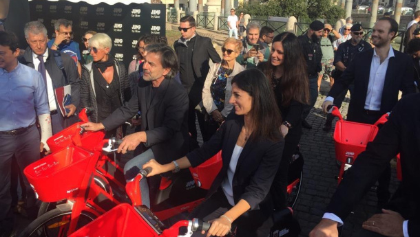 Immagine: Arriva a Roma il bike sharing elettrico: 2.800 bici in città ma il costo non è per tutti