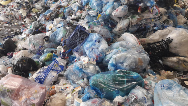 Immagine: Il riutilizzo e il riciclaggio sono fondamentali per affrontare il problema dei rifiuti in Europa e promuovere un'economia più circolare