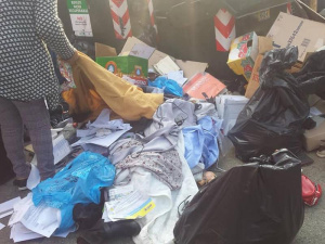 Torino. Il regolamento del “Barattolo” in dirittura d’arrivo ma nonostante il trasferimento, al Balon i rifiuti restano