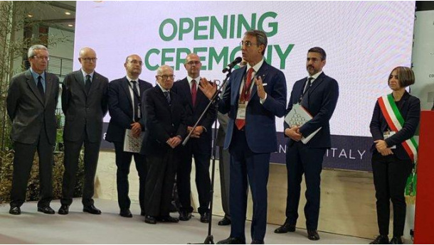 Immagine: Il ministro Costa ha aperto a Rimini Ecomondo: 'La manifestazione più importante al mondo sul green e le tecnologie ambientali'