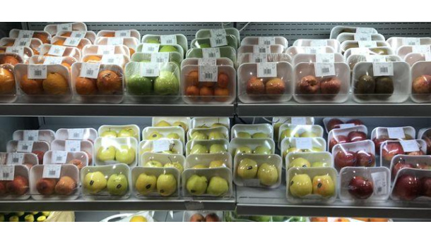 Immagine: Plastic tax, emendamento del M5S: 'Escludere biodegradabile e prodotti con almeno 25% o 50% di plastica riciclata'