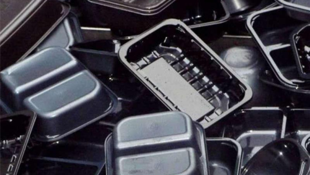 Immagine: Entro Natale la plastica nera sarà bandita dai principali supermercati della Gran Bretagna