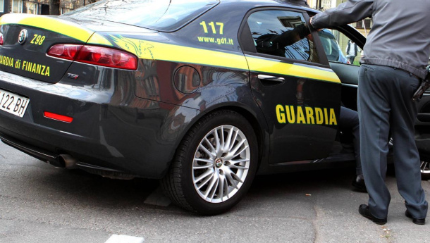 Immagine: Sequestrati oltre 2 milioni di sacchetti illegali, Assobioplastiche: 'Ennesimo caso a spese di cittadini, commercianti onesti e ambiente'