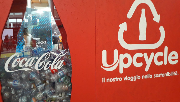 Immagine: Coca-Cola e Corepla a Serravalle (Alessandria) con “Upcycle, il nostro viaggio nella sostenibilità”
