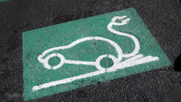 Immagine: Auto elettriche, secondo uno studio americano saranno maggioranza nel 2030