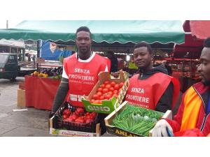 ‘Non confondere la carità con il diritto al cibo’. Spreco, sfruttamento e mafia: il j’accuse di Hilal Elver alla filiera agroalimentare italiana