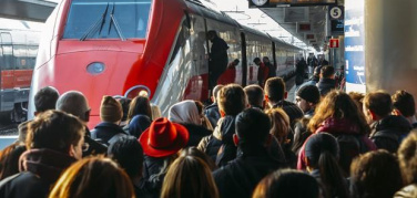 Legambiente presenta 'Pendolaria': in Italia pochi treni nelle aree metropolitane, anche questo causa smog