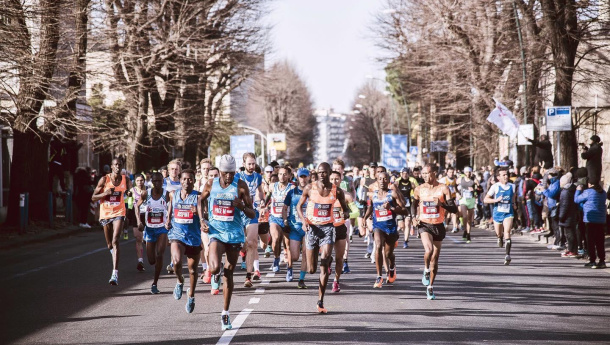 Immagine: Napoli City Half Marathon, svolta ecosostenible: l’iscrizione si paga con le bottiglie di plastica