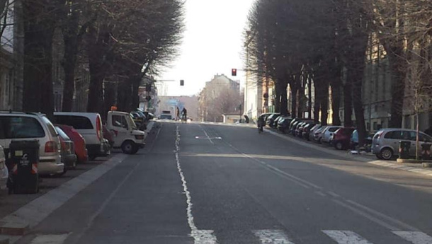 Immagine: Muoversi ai tempi del Coronavirus. A Torino meno auto, crollano gli accessi in Ztl (-50%) e l’aria torna pulita