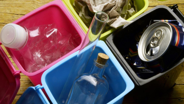 Immagine: Puglia, anche a Lecce nuova gestione rifiuti: sospesa differenziata per cittadini in quarantena, uguale per gli altri | #iostoacasaedifferenzio