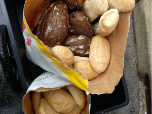 ‘Il giro del pane’. Recupero e ridistribuzione delle eccedenze alimentari al tempo del Coronavirus