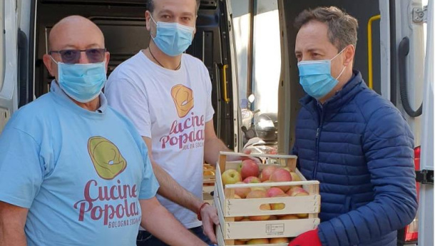 Immagine: Bologna solidale. Il Caab rifornirà settimanalmente le Cucine Popolari