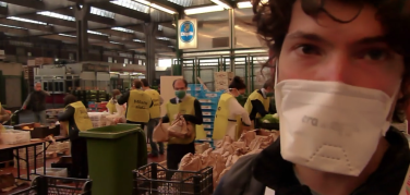 All 'Ortomercato di Milano chi e come fa le buste di ortofrutta per soccorso alimentare