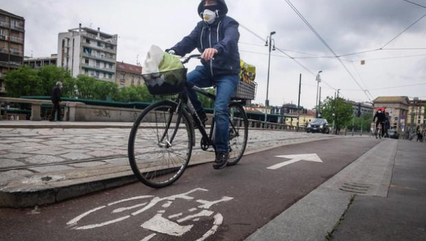 Immagine: Coronavirus, il virologo Pregliasco: la bici ideale nella Fase 2