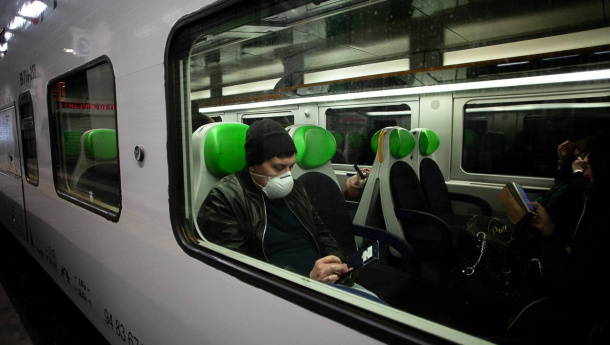 Immagine: Fase 2, le società di trasporto pubblico: 'Eliminare il metro di distanza, mantenere solo l'obbligo di mascherina'