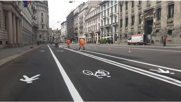 Immagine: 'Una follia aprire le bike lane ai motori', associazioni contro la proposta della ministra De Micheli