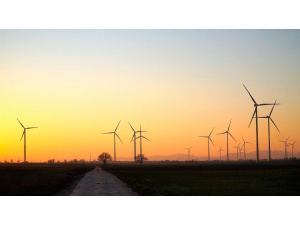 Il lockdown farà precipitare la domanda globale di energia del 2020 ma spingerà le rinnovabili