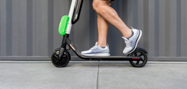 Napoli, mobiltà sostenibile nella Fase 2: bando per 2.400 monopattini elettrici in condivisione